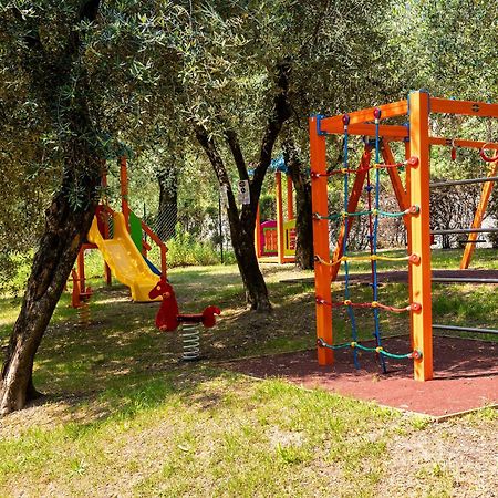 Camping Park Garda Limone sul Garda Ngoại thất bức ảnh