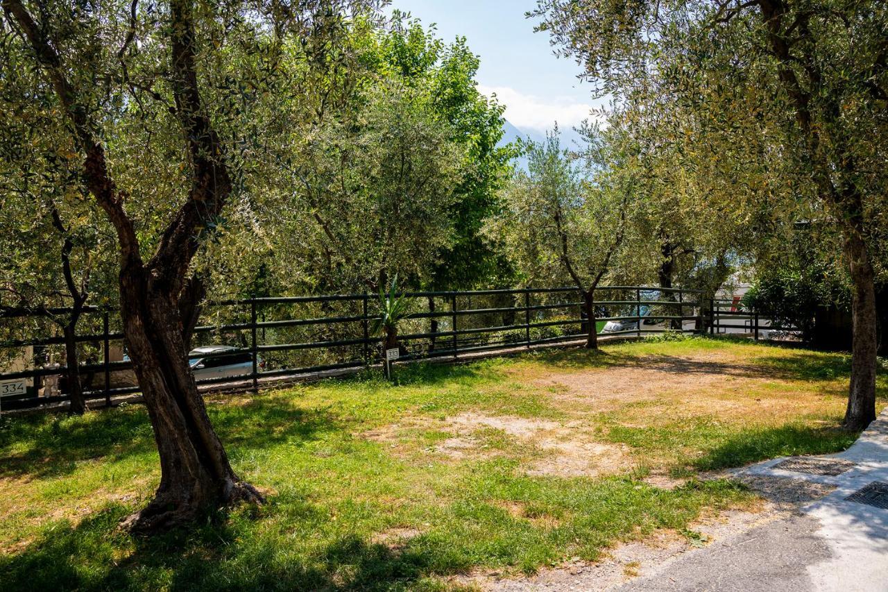 Camping Park Garda Limone sul Garda Ngoại thất bức ảnh