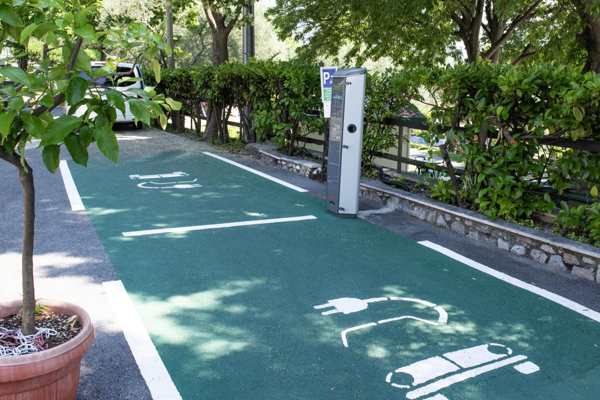 Camping Park Garda Limone sul Garda Ngoại thất bức ảnh