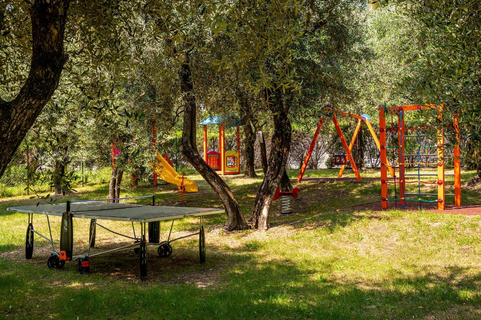 Camping Park Garda Limone sul Garda Ngoại thất bức ảnh