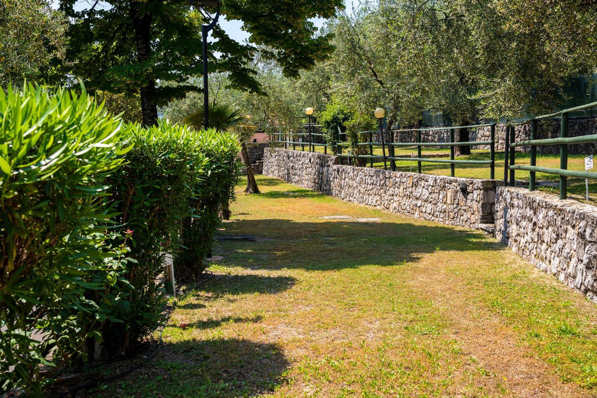 Camping Park Garda Limone sul Garda Ngoại thất bức ảnh