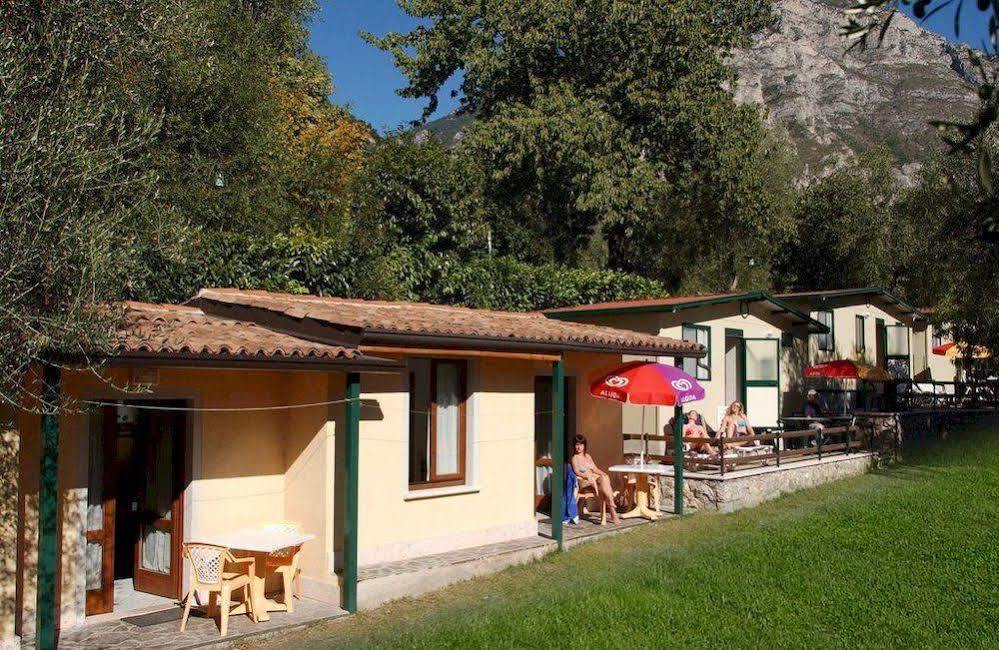 Camping Park Garda Limone sul Garda Ngoại thất bức ảnh