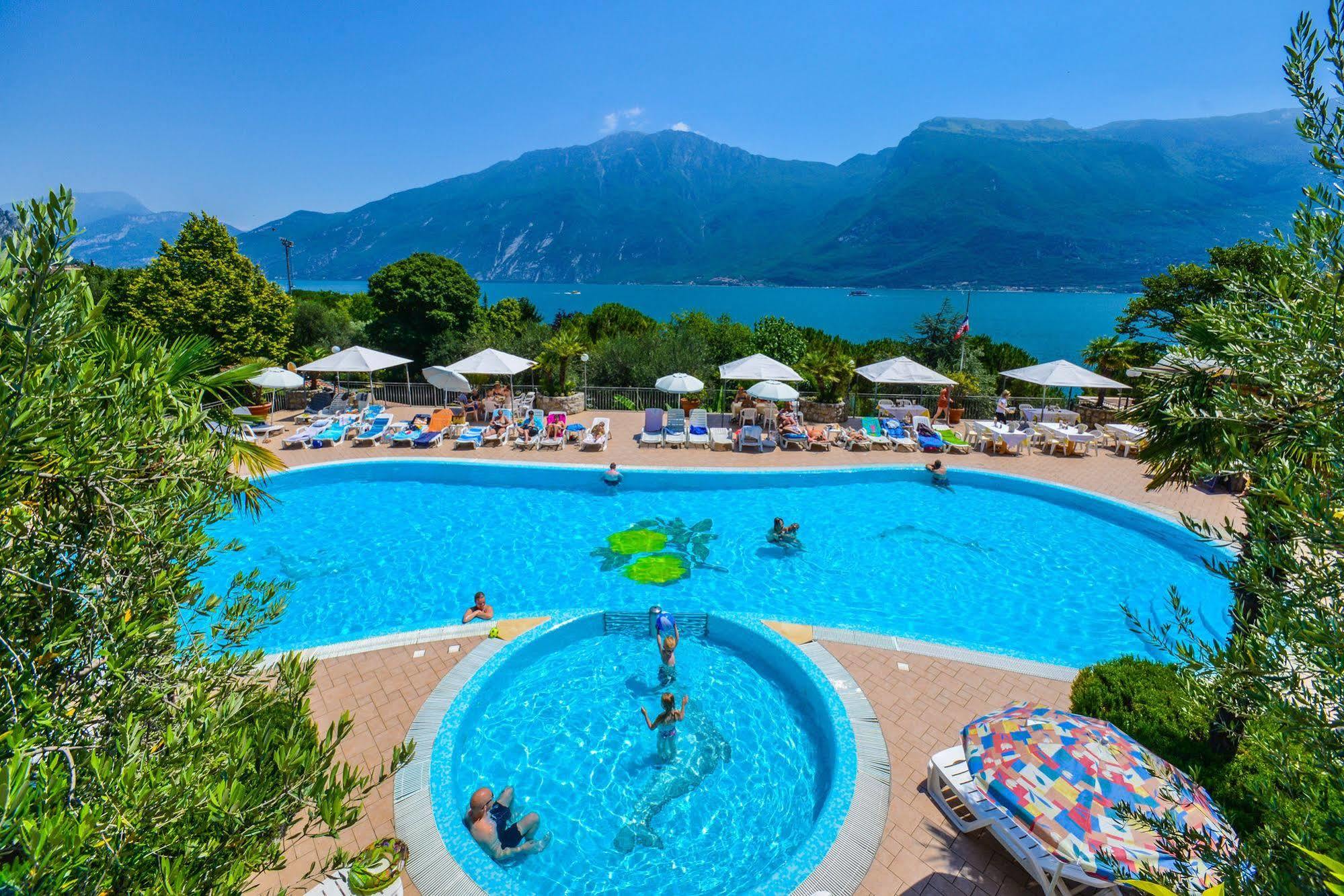 Camping Park Garda Limone sul Garda Ngoại thất bức ảnh