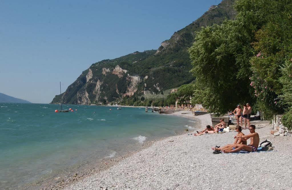 Camping Park Garda Limone sul Garda Ngoại thất bức ảnh